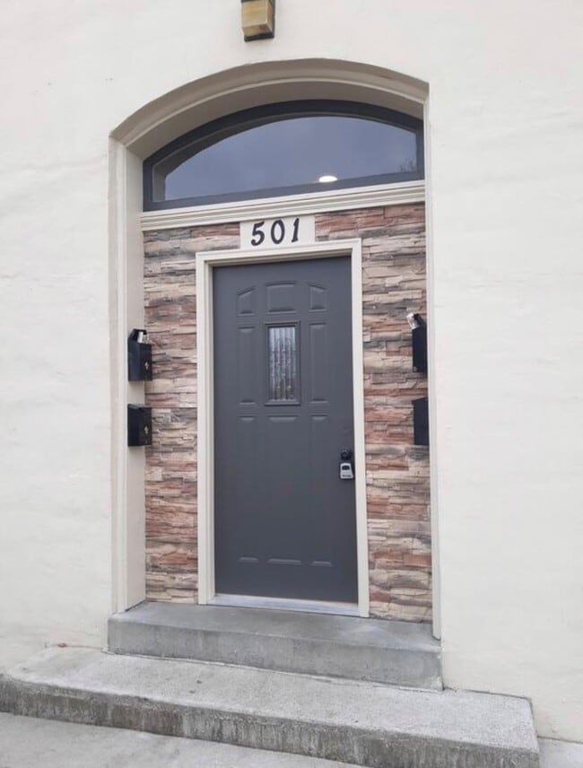 Building Photo - 501 W Jefferson St
