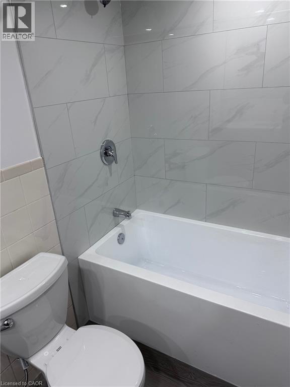 Photo du bâtiment - 1667 Bathurst St