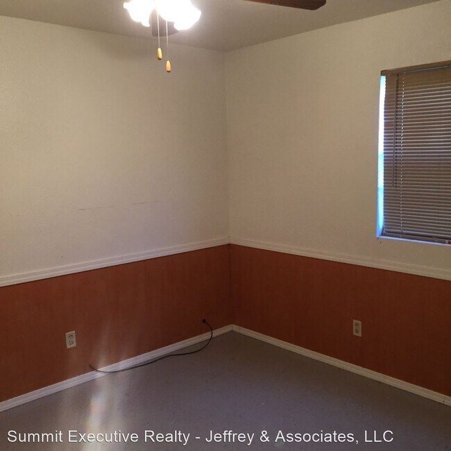 Building Photo - 2 br, 1 bath House - 2826 Rebel Dr.