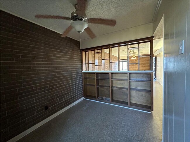 Foto del edificio - 329 S 7th St