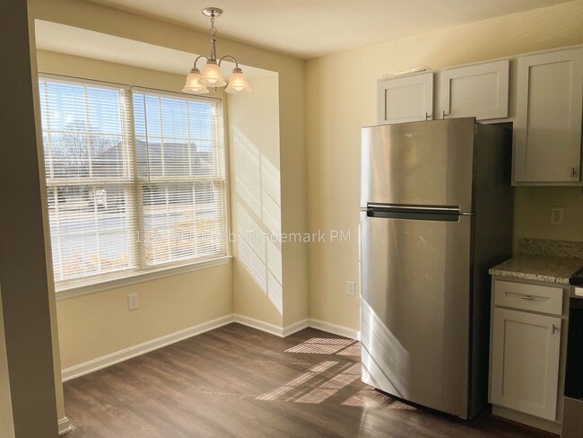 Foto del edificio - 1921 Shady Oak Dr