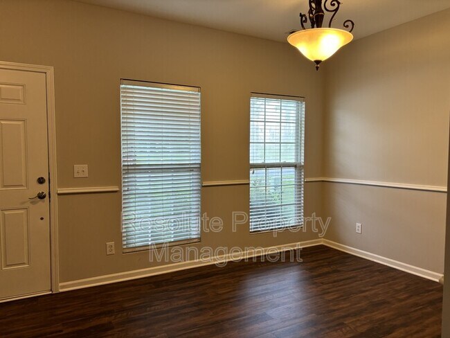 Foto del edificio - 821 Stackhurst Way