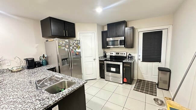 Foto del edificio - 3614 Jorge Sosa Dr