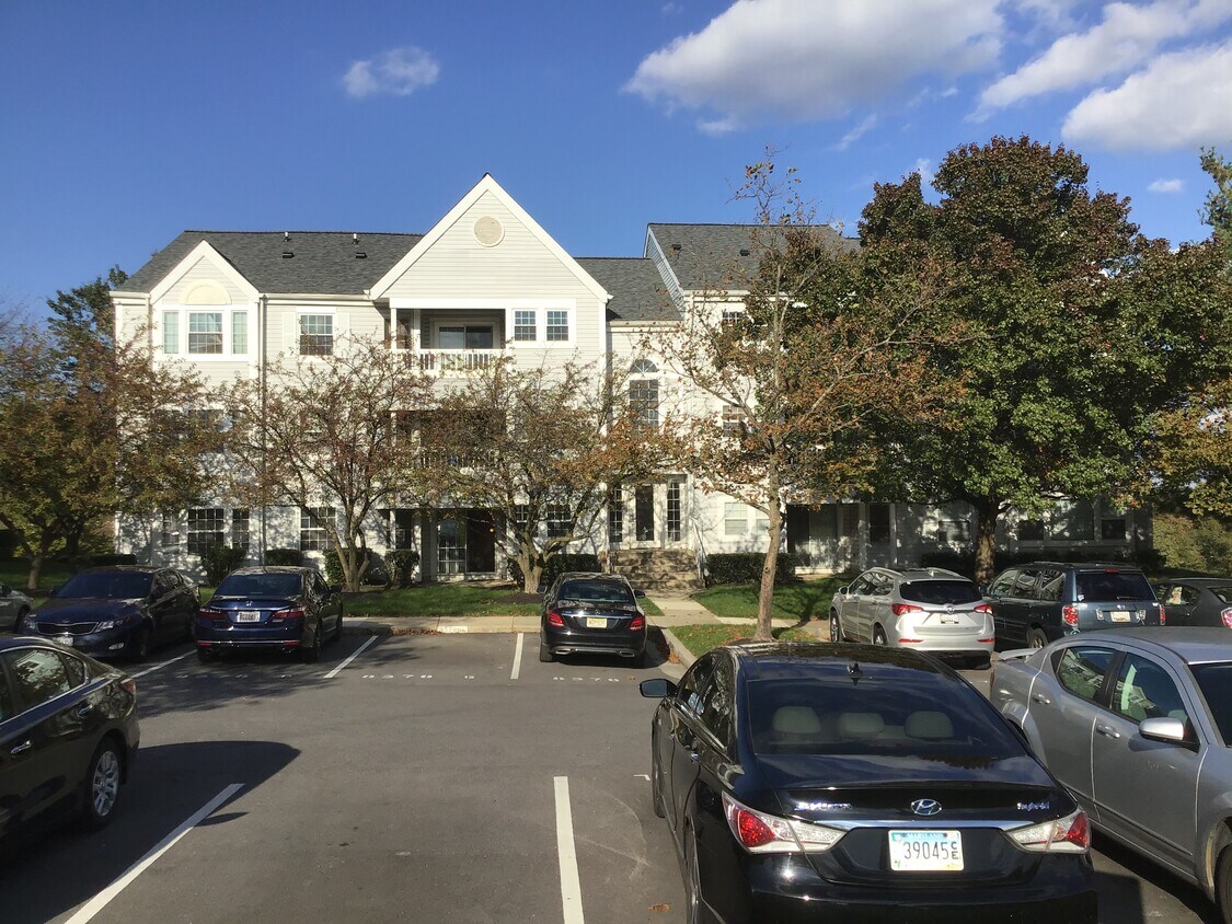 front entrance wit parking included - 8378 Montgomery Run Rd