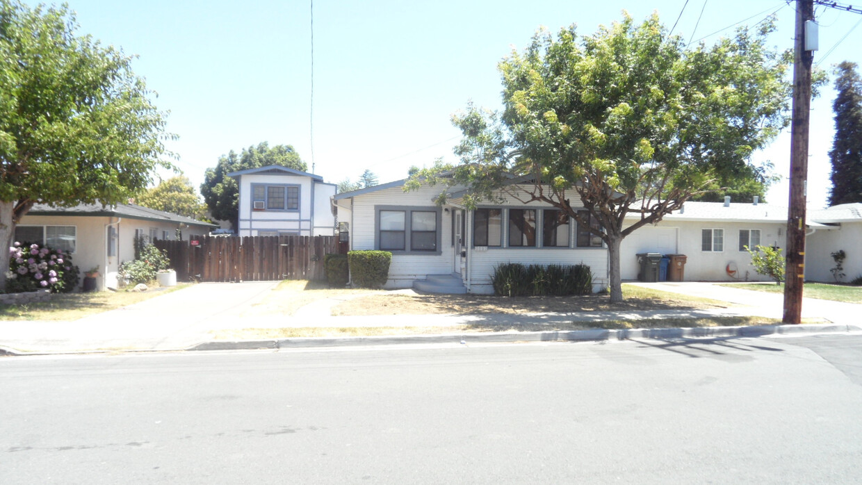 Primary Photo - ***COMING SOON*** Adorable 3+ Bedroom 1+ B...