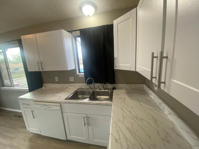 Photo - 2786 W Yale Ave Apartment