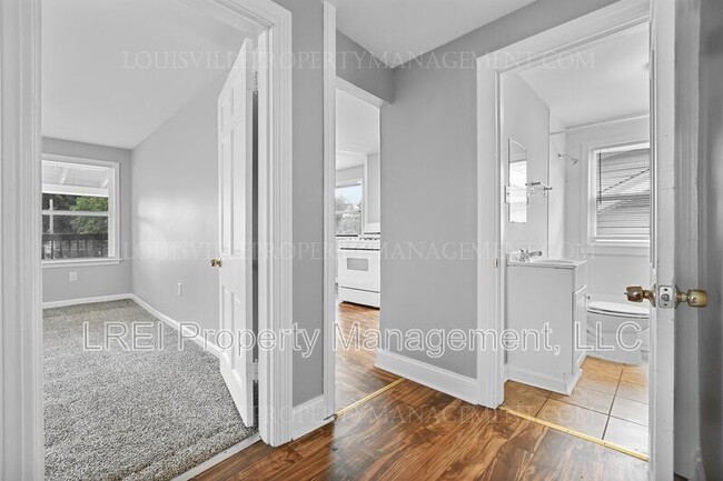 Foto del edificio - 4143 W Market St