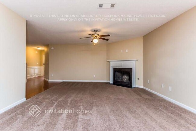 Foto del edificio - 124 Hidden Creek Dr