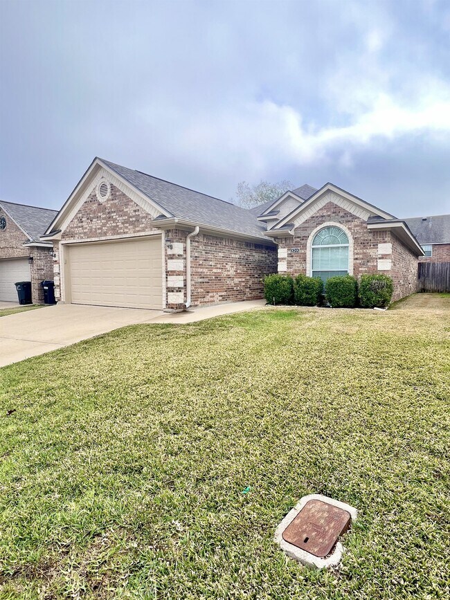 Foto del edificio - 4344 Spring Garden Dr