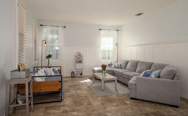 Foto del edificio - Family-Friendly Retreat: 3 Beds, 3 Baths G...