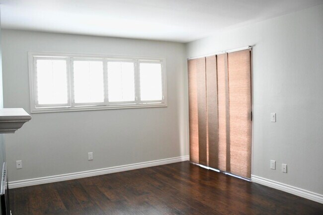 Foto del edificio - 14804 Magnolia Blvd