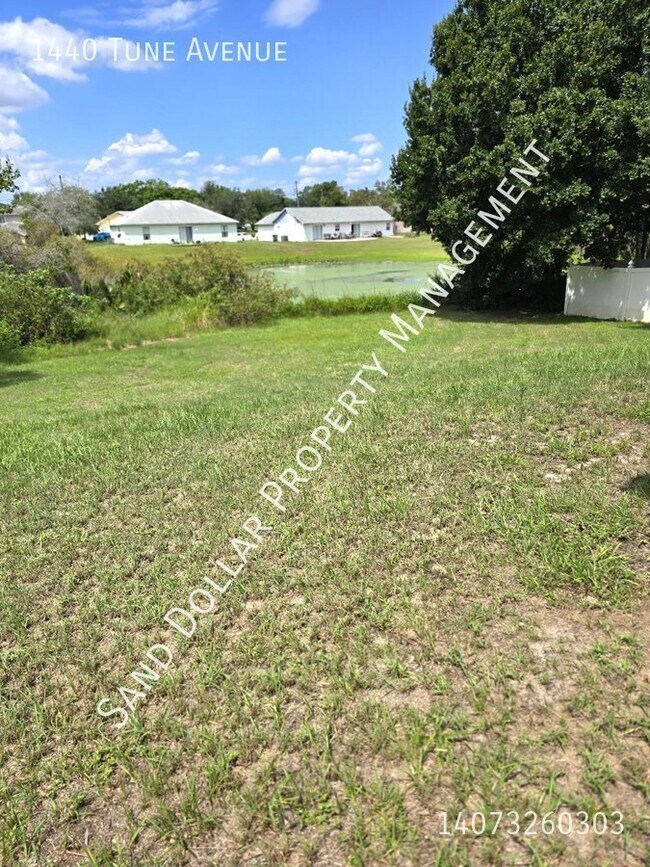 Foto del edificio - Beautiful newer 3 bedroom 2 bath open plan...