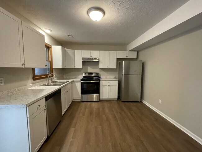 Foto del edificio - 158 Cedar Crest Dr