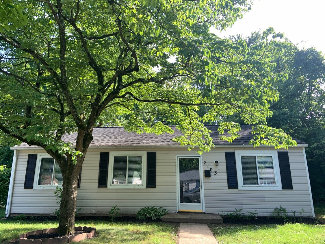 Primary Photo - One level living! 3 bed 1 bath rancher in ...