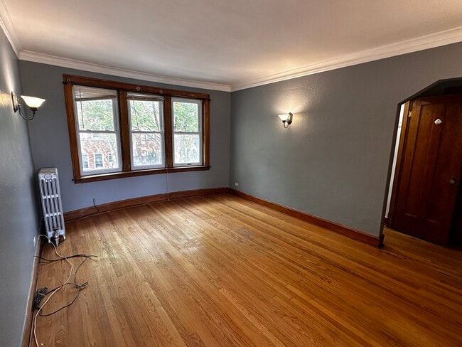 Building Photo - 2835 N Lockwood Ave