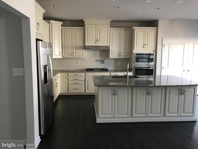 Building Photo - 43220 Thoroughfare Gap Terrace