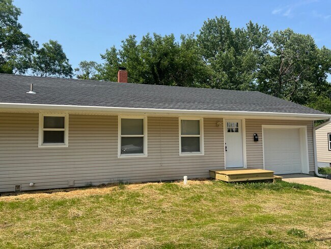 Building Photo - 409 Anderson St