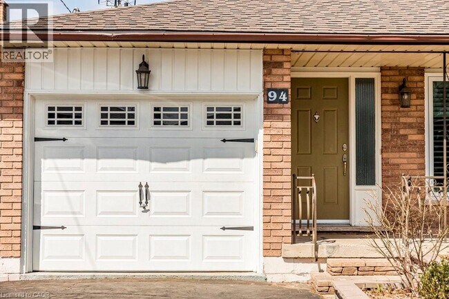 Building Photo - 94 Adis Ave