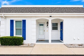 Building Photo - 9718 Hernando Ct