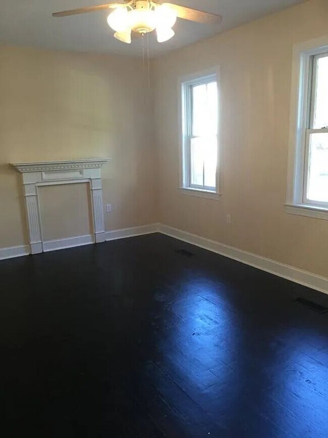 Building Photo - 2 Bedroom in Carlisle, PA!