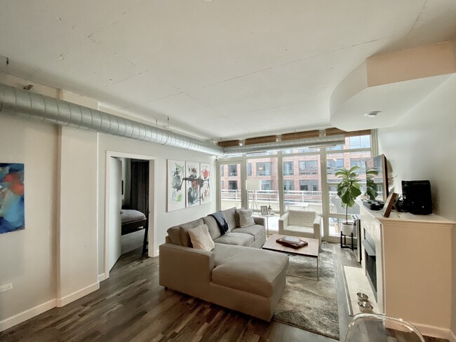 Foto del edificio - 909 W Washington Blvd