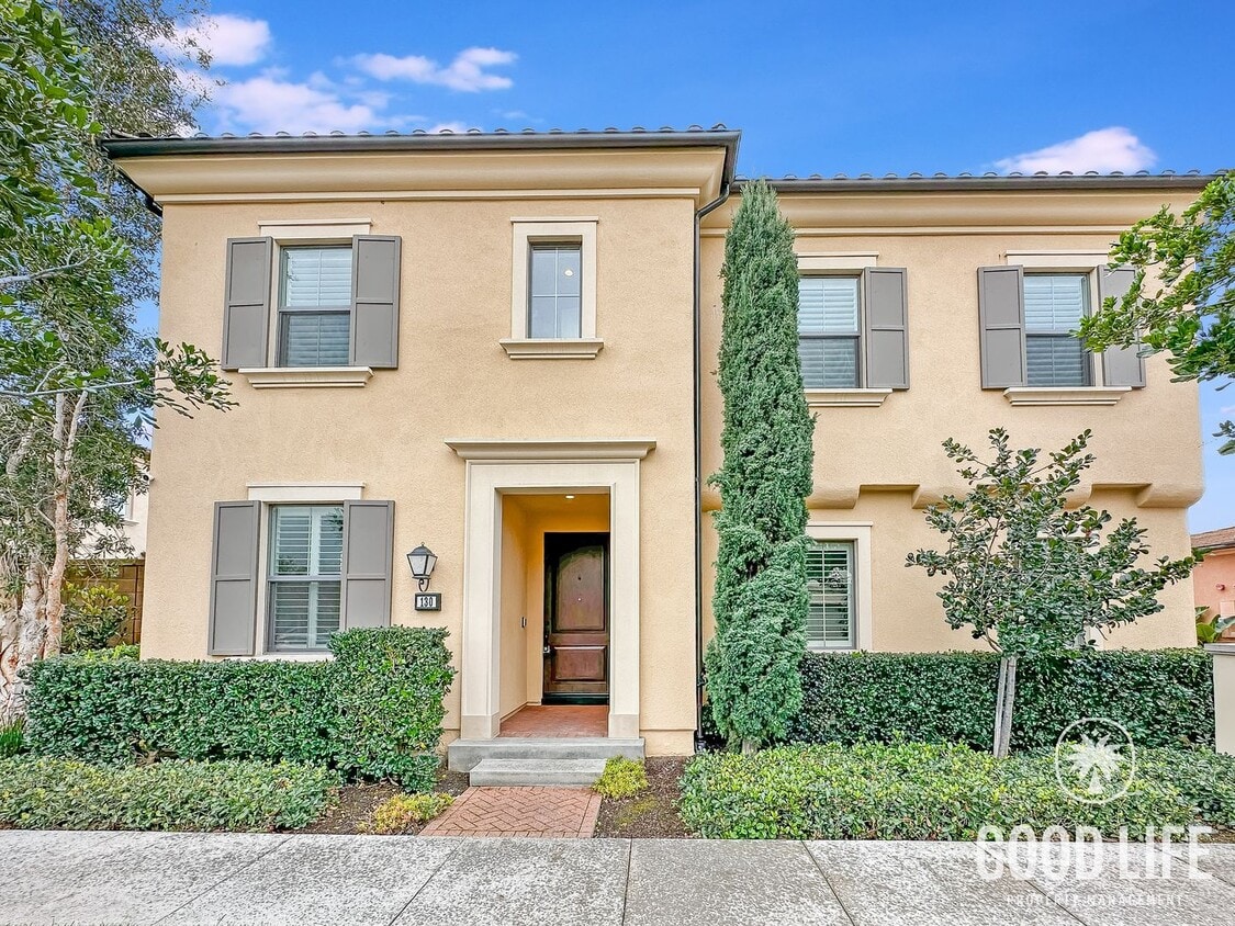 Stunning 3Bd/3.5Ba Home in Irvine w/Large Patio, Modern Design and 2 Master Suites! - Stunning 3Bd/3.5Ba Home in Irvine w/Large Patio, Modern Design and 2 Master Suites!