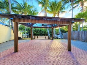 Building Photo - 1905 Robalo Dr