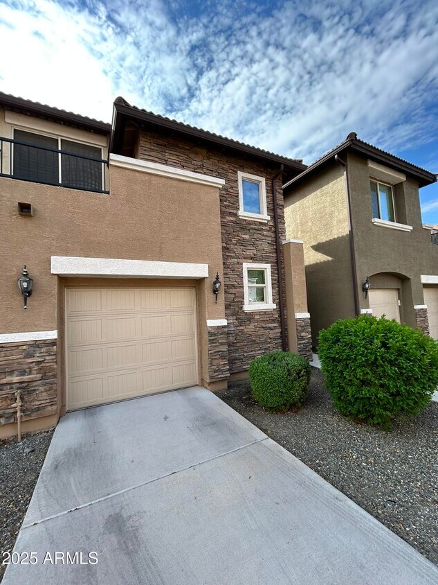 Foto principal - 7726 E Baseline Rd