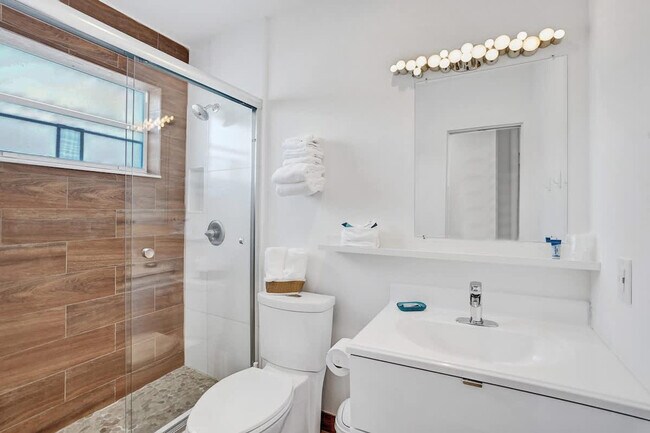 Foto del edificio - 3215 NE 7th St