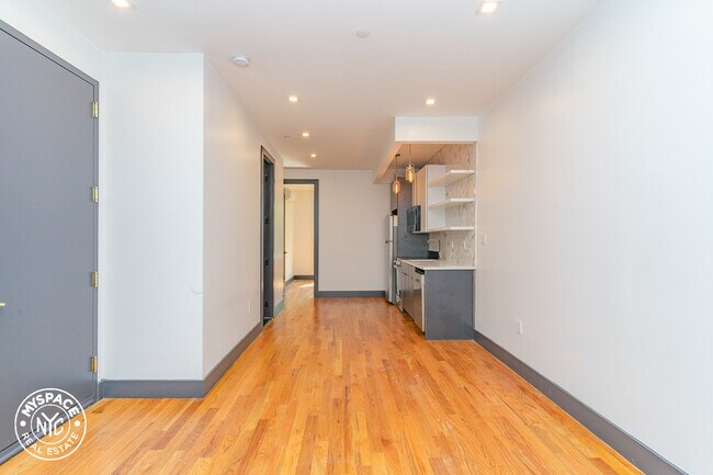 Foto del edificio - 294 Grove St