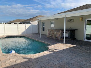 Foto del edificio - 879 Greenleaf Cir