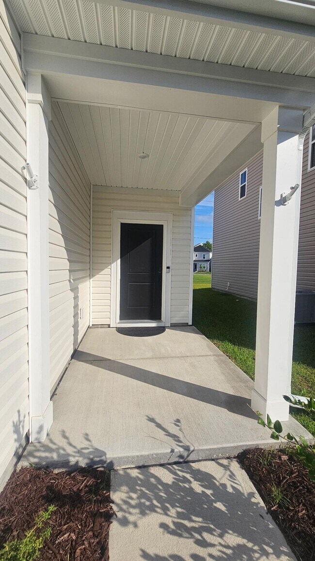 Building Photo - 515 Southwind Way