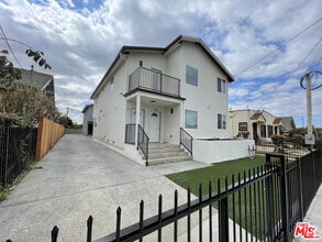 Building Photo - 708 W 50th St