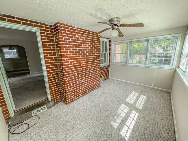 Foto del edificio - Classic 3 Bedroom 1.5 Bathroom Colonial In...