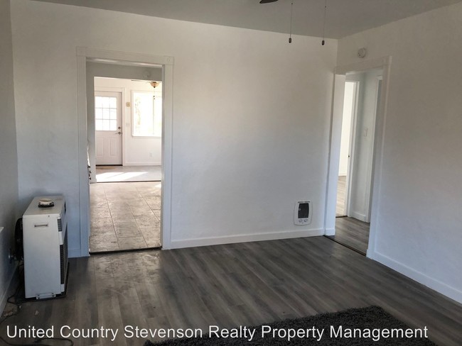 Foto del edificio - 2 br, 1 bath House - 1305 West 8th St