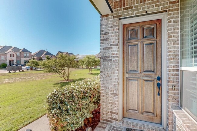 Building Photo - 2459 Cathedral Dr