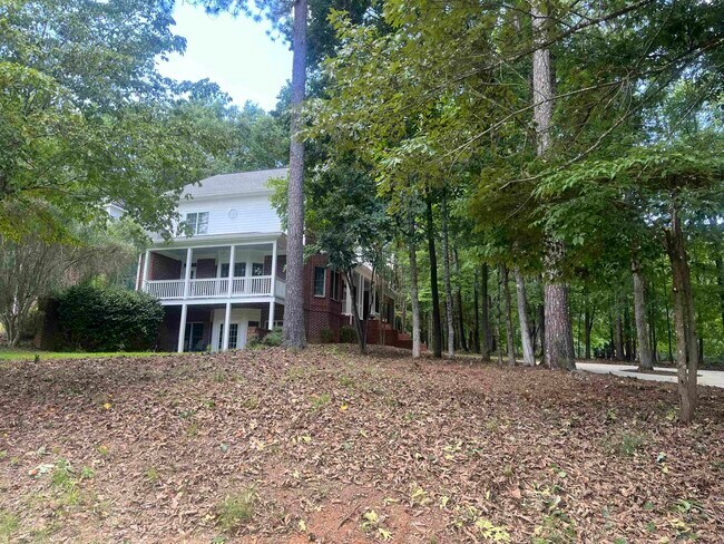Building Photo - 1001 Forrest Highlands
