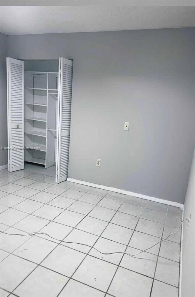 Foto del edificio - 14421 SW 92nd Terrace