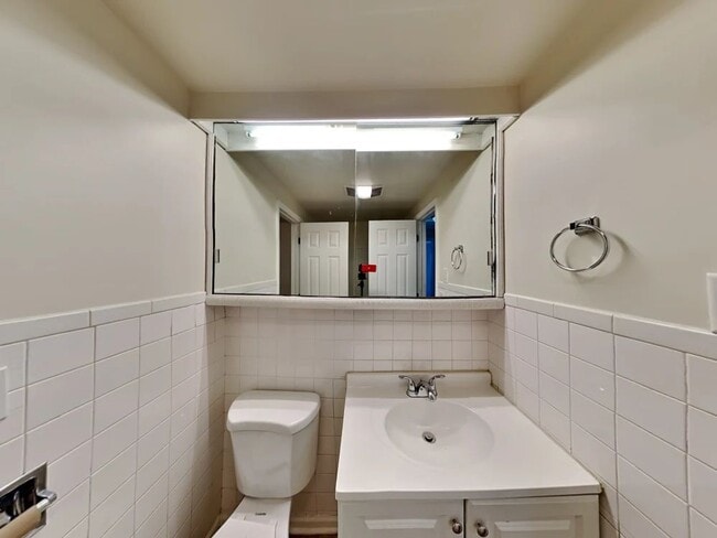 Foto del edificio - 333 E Center St