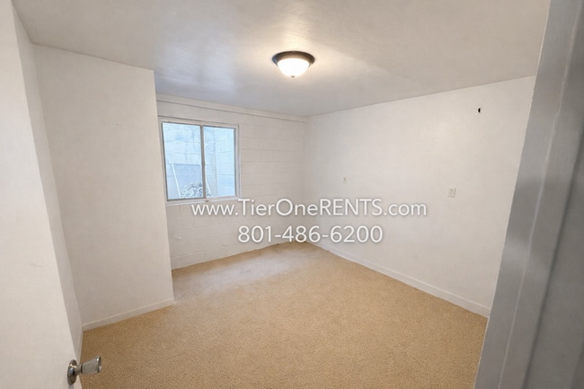 Building Photo - NO DEPOSIT option available for qualified renters with Obligo.