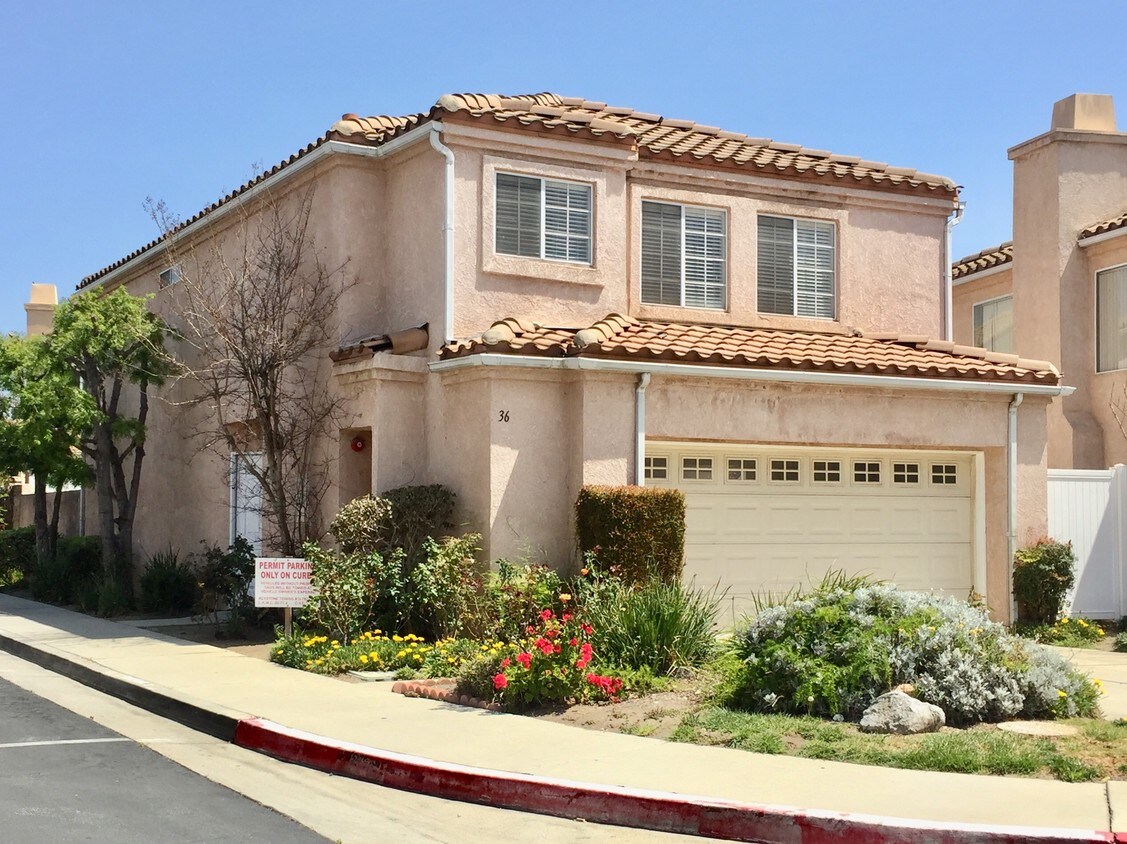 14300 Terra Bella St, Los Angeles, CA 91402 House for Rent in Los