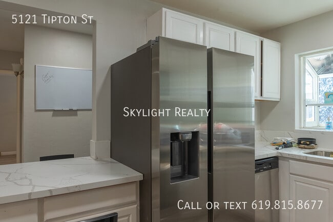 Foto del edificio - 5121 Tipton St