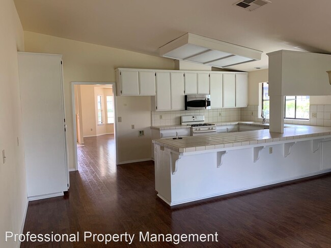 Foto del edificio - 3 br, 2 bath House - 925 Inverness