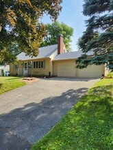 Building Photo - 32 St James Ave