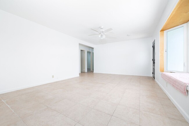 Building Photo - Cozy 2 Bedroom Home in Clairemont Mesa | A...