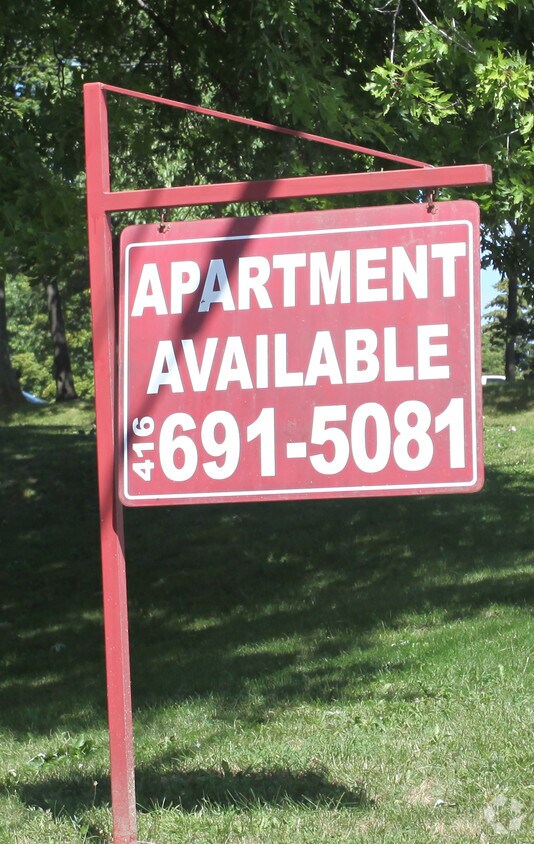 Building Photo - Parkette Place Apt