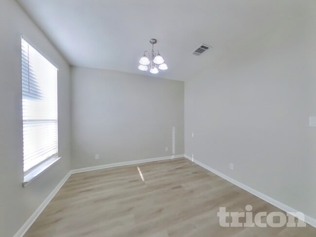 Foto del edificio - 3119 Gilbert Garden