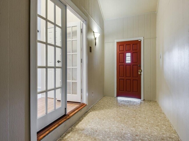 Foto del edificio - 1606 Stacey Ct