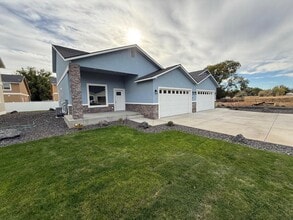 Building Photo - 9006 Nafizah Wy