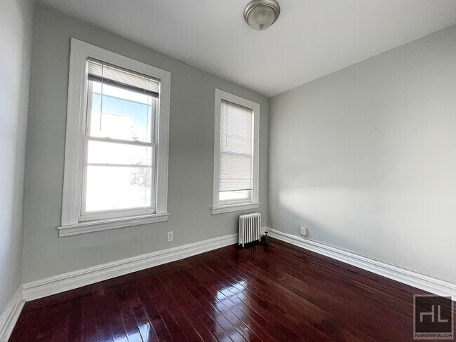 Foto del edificio - DITMARS BOULEVARD